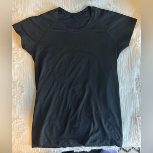 Lululemon swiftly tech short sleeve